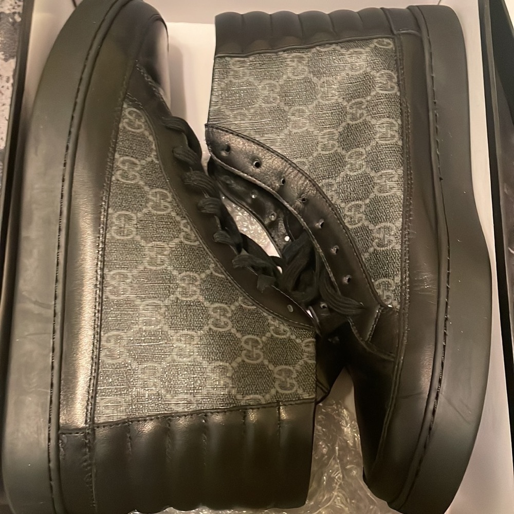 Size 44 (US 10.5) mens Gucci high tops